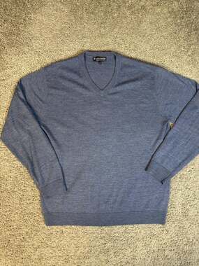 Hart Schaffner Marx Sweater Mens L Blue V-Neck Lightweight Merino Wool Pullover